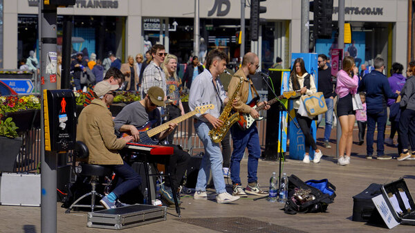 Street Musicians Busking Royal Mile Belfast Belfast United Kingdom April Stock Photo