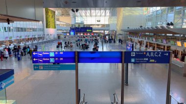 Frankfurt Havaalanı 'ndaki Terminal 2 - FRANKFURT ŞEHRİ, Almanya - 13 Şubat 2022