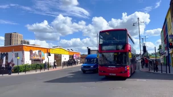 London Bus Naar Southall London Verenigd Koninkrijk Juni 2022 — Stockvideo