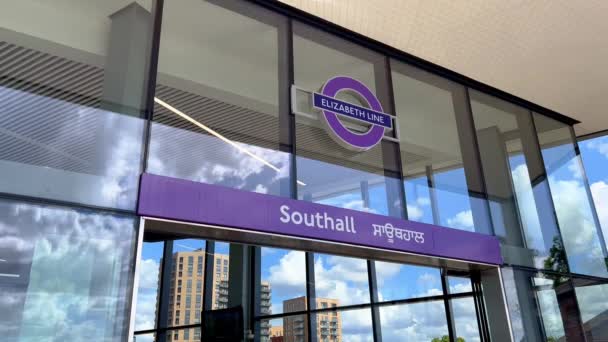 Southall Estación Tren Londres Ellizabeth Line Londres Reino Unido Junio — Vídeo de stock