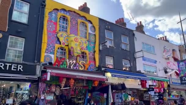 Les Boutiques Colorées Les Maisons Fous Camden High Street Londres — Video