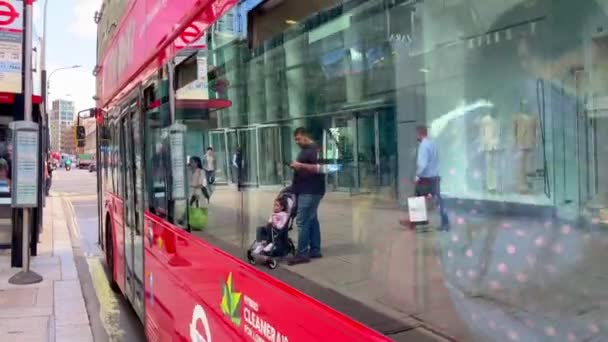 Öffentliche Verkehrsmittel London London Bus London Vereinigtes Königreich Juni 2022 — Stockvideo