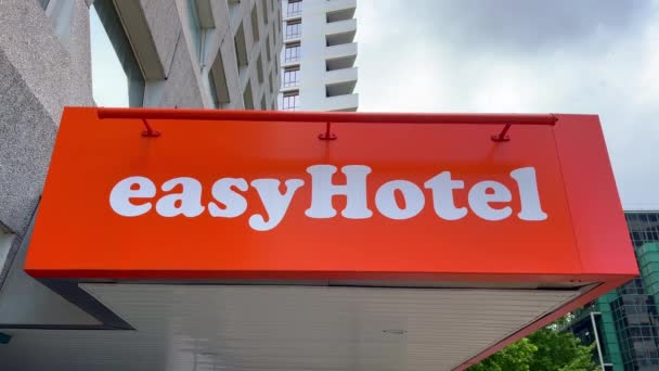 Easyhotel Het Beroemde Budgethotel Chaiin London Verenigd Koninkrijk Juni 2022 — Stockvideo