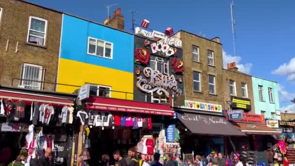 Londra Daki Camden High Caddesi Ndeki Renkli Dükkanlar Tımarhaneler London — Stok video