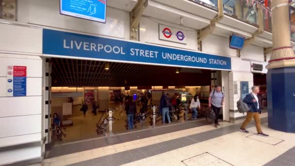 London Liverpool Street Tunnelbanestation London Förenade Kungariket Juni 2022 — Stockvideo