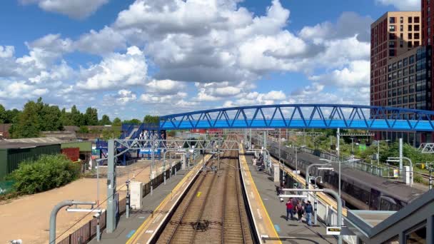 Stazione Southall Nel Sobborgo Londra Londra Regno Unito Giugno 2022 — Video Stock