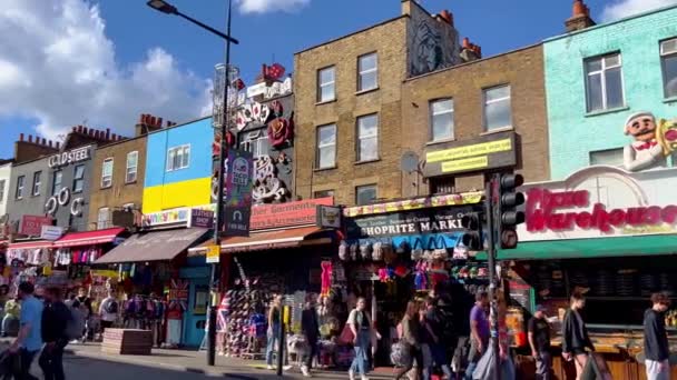 Las Coloridas Tiendas Chalets Camden High Street Londres Londres Reino — Vídeos de Stock