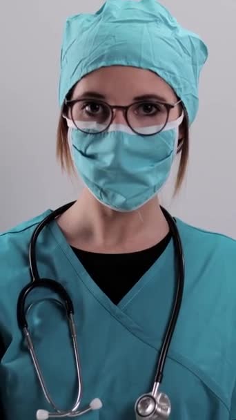 Young Female Doctor Presents Covid Vaccine Studio Photography Vertical Video — Wideo stockowe