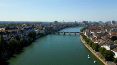 Basel İsviçre 'de Ren Nehri - yukarıdan görünüyor