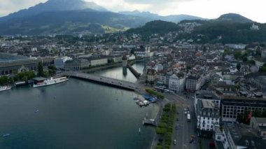 İsviçre 'deki Lucerne Gölü' ne yukarıdan bak.