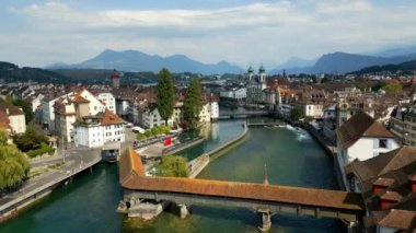 İsviçre 'deki Lucerne şehrinin üzerinde.