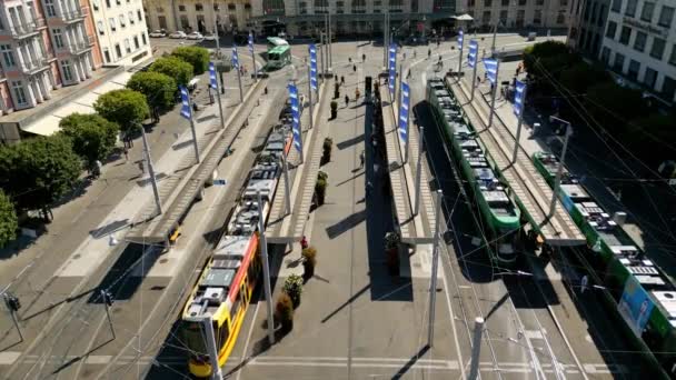 Tramwaje Transport Publiczny Bazylea Dworcu Centralnym Bazylei Szwajcaria Widok Góry — Wideo stockowe