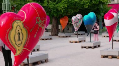 Lucerne Caddelerinde Sanat Sergisi - LUCERNE, SWitzERLAND - 14 Temmuz 2022