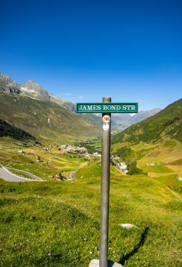 Furka Geçidi 'ndeki ünlü James Bond Yolu - seyahat fotoğrafçılığı