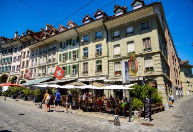 Eski Bern Kasabası 'ndaki tarihi binalar - BERN, SWitzERLAND EUROPE - 14 Temmuz 2022