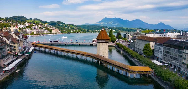 Słynny Most Kaplicy Nad Rzeką Reuss Lucernie — Zdjęcie stockowe