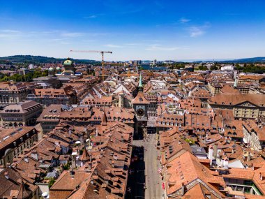 Bern İsviçre şehir merkezindeki tarihi binalar - hava manzarası