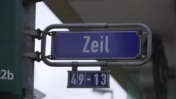 Popular Pedestrian Zone Shopping Mile Frankfurt Called Zeil Street Frankfurt — Vídeos de Stock