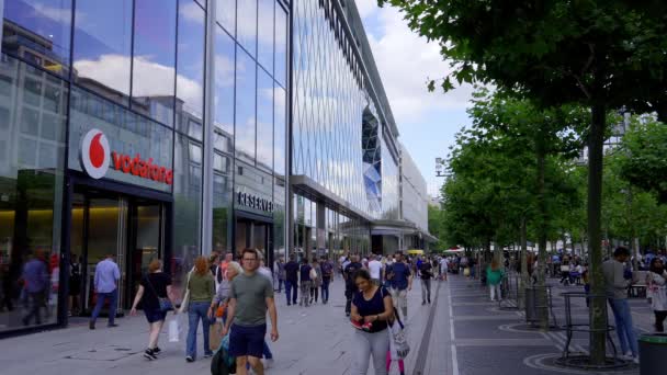 Popular Pedestrian Zone Shopping Mile Frankfurt Called Zeil Street Frankfurt — Stockvideo