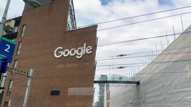 Google Building Dublin City Dublin Ireland April 2022 — Stock video