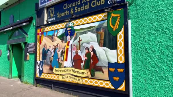 Famous Wall Murals Belfast Houses Peace Wall Belfast United Kingdom — Video Stock