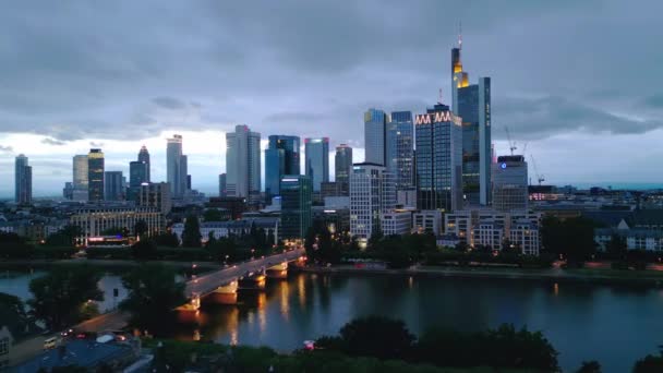 Skyline Frankfurt Germany Its Financial District Evening City Frankfurt Germany — Stock video