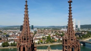 Basel Minster - Basel İsviçre 'nin ünlü katedrali - seyahat fotoğrafçılığı