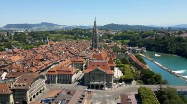 İsviçre 'nin Bern kenti - başkentin havadan görüşü - seyahat fotoğrafçılığı
