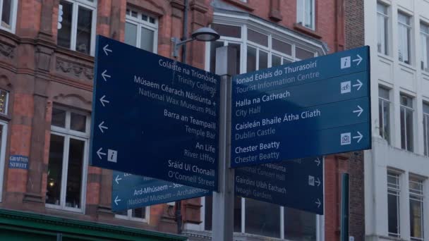 Direction Signs City Center Dublin Ireland Travel Photography — Stockvideo