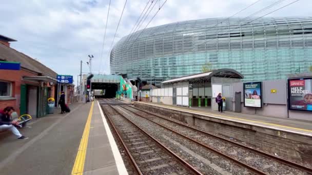 Dart Station Lansdowne Road Dublin Public Transport City Dublin Ireland — Stockvideo