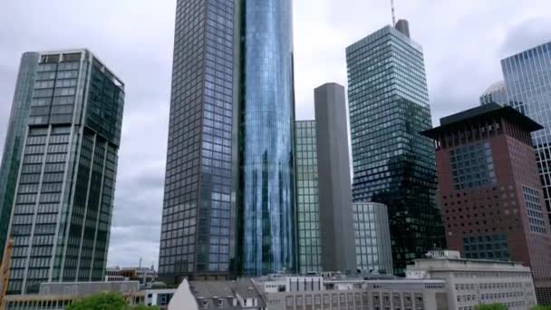 Небесні Хмарочоси Франкфурта Фінансовому Районі Місто Франкфурт Німеччина Липня 2022 — стокове відео