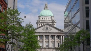 Şehir merkezindeki Belfast Belediye Sarayı - İrlanda seyahat fotoğrafçılığı