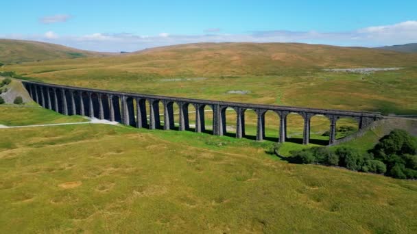 Impressive Ribblehead Viaduct Yorkshire Dales National Park Aerial View Drone — Stok Video