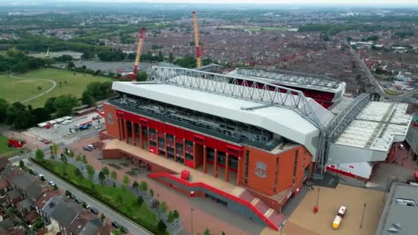 Anfield Stadium Liverpool Aerial View Liverpool United Kingdom August 2022 — Stockvideo
