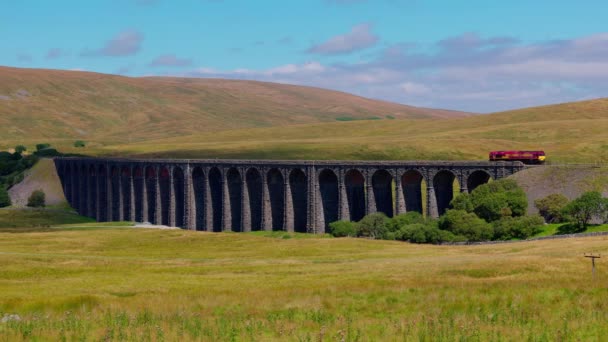 Train Ribblehead Viaduct Yorkshire Dales National National Park Travel Photography — Stockvideo