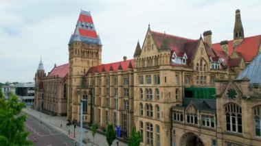 Manchester Üniversitesi Kampüsü 'ndeki Müze - hava manzaralı - Manşetçi, Birleşik KINGDOM - 15 Ağustos 2022