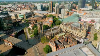 Manchester şehri Katedral 'deki hava manzarası - Manşetçi, Birleşik KINGDOM - 15 Ağustos 2022