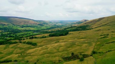 Peak District Ulusal Parkı 'ndaki Umut Vadisi İHA fotoğrafçılığı