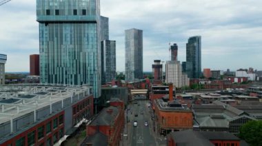 Manchester Deansgate 'in modern binaları - hava manzaralı - Manşetçi, Birleşik KINGDOM - 15 Ağustos 2022