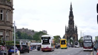 Edinburgh 'daki Princes Caddesi' ndeki İskoç Anıtı - EDINBURGH, Birleşik KINGDOM - 4 Ekim 2022