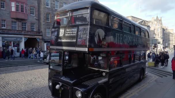 Edinburgh Bus Tours Het Stadscentrum Edinburgh Verenigd Koninkrijk Oktober 2022 — Stockvideo