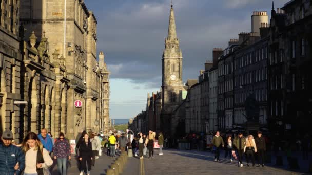 Royal Mile Edimburgo Lugar Movimentado Para Turistas Edinburgh Reino Unido — Vídeo de Stock