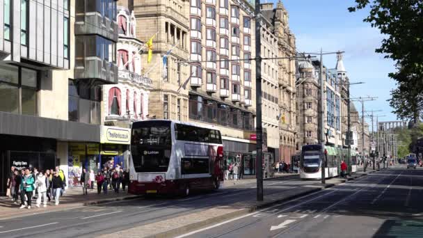 Kollektivtrafik Princes Street Edinburgh Edinburgh Förenade Kungariket Oktober 2022 — Stockvideo