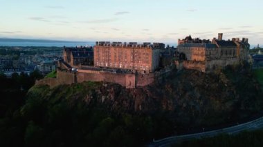 Akşam Edinburgh Şatosu - hava manzaralı - seyahat fotoğrafçılığı