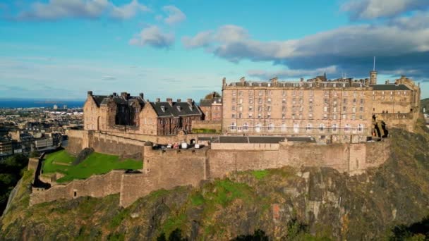 Edinburgh Castle Sunny Day Aerial View — Stock Video