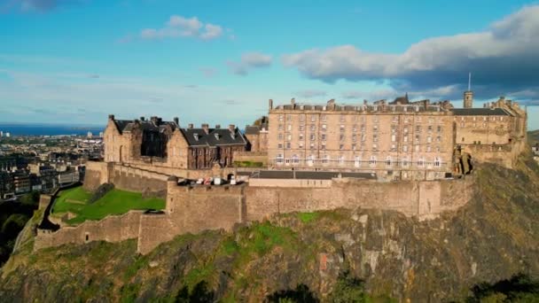 Luftaufnahme Über Edinburgh Castle Auf Dem Castle Hill — Stockvideo