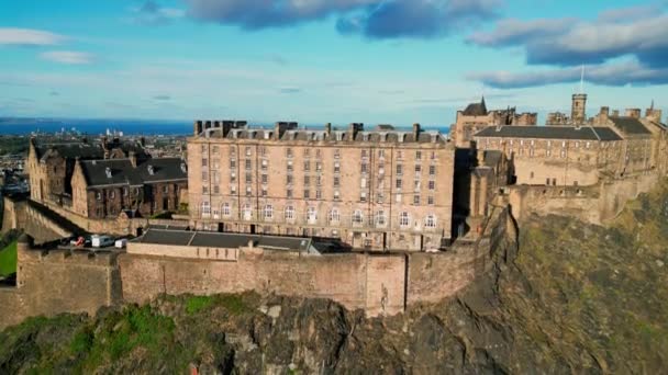 Güneşli Bir Günde Edinburgh Şatosu Hava Manzarası Seyahat Fotoğrafçılığı — Stok video