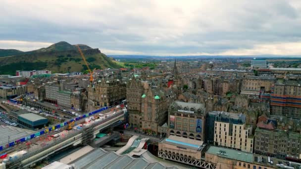 Vuelo Sobre Casco Antiguo Edimburgo Ciudad Edimburgo Desde Arriba Fotografía — Vídeo de stock