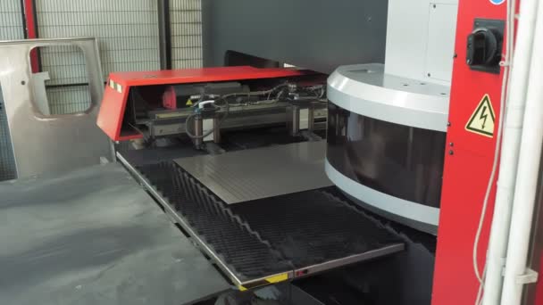 Metal Cutting Close High Precision Cutting Machine Metal Part Modern — Vídeo de Stock