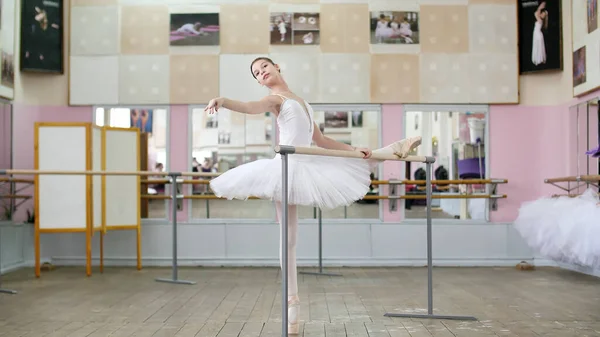 Ballet Hall Girl White Ballet Tutu Pack Engaged Ballet Rehearse — Foto Stock